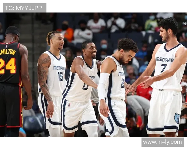 兰德尔末节发力独揽17分强攻唐斯助球队逆转胜利